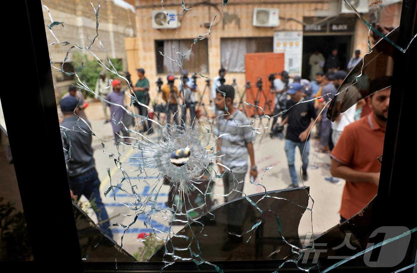카라치 외곽에 위치한 말리 교도소 내부의 깨진 유리창이 보인다. 2025.6.3 ⓒ 로이터=뉴스1