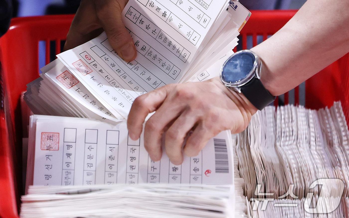 3일 오후 서울 서대문구 명지전문대 체육관에서 제21대 대통령선거 개표가 진행되고 있다. 2025.6.3/뉴스1 ⓒ News1 박지혜 기자