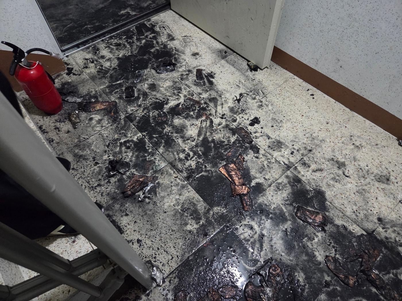 본문 이미지 - 세종시 고운동 아파트 화재. (세종시소방본부 제공. 재판매 및 DB금지)