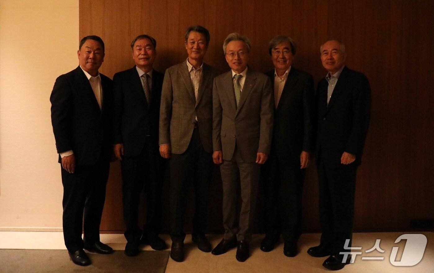 위원회 사진 &#40;중견련 제공&#41;