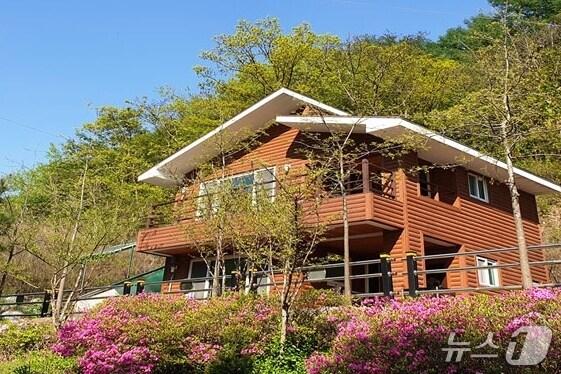 본문 이미지 -  음성 백야 자연휴양림 숙박시설.(음성군 제공. 재판매 및 DB금지)/뉴스1
