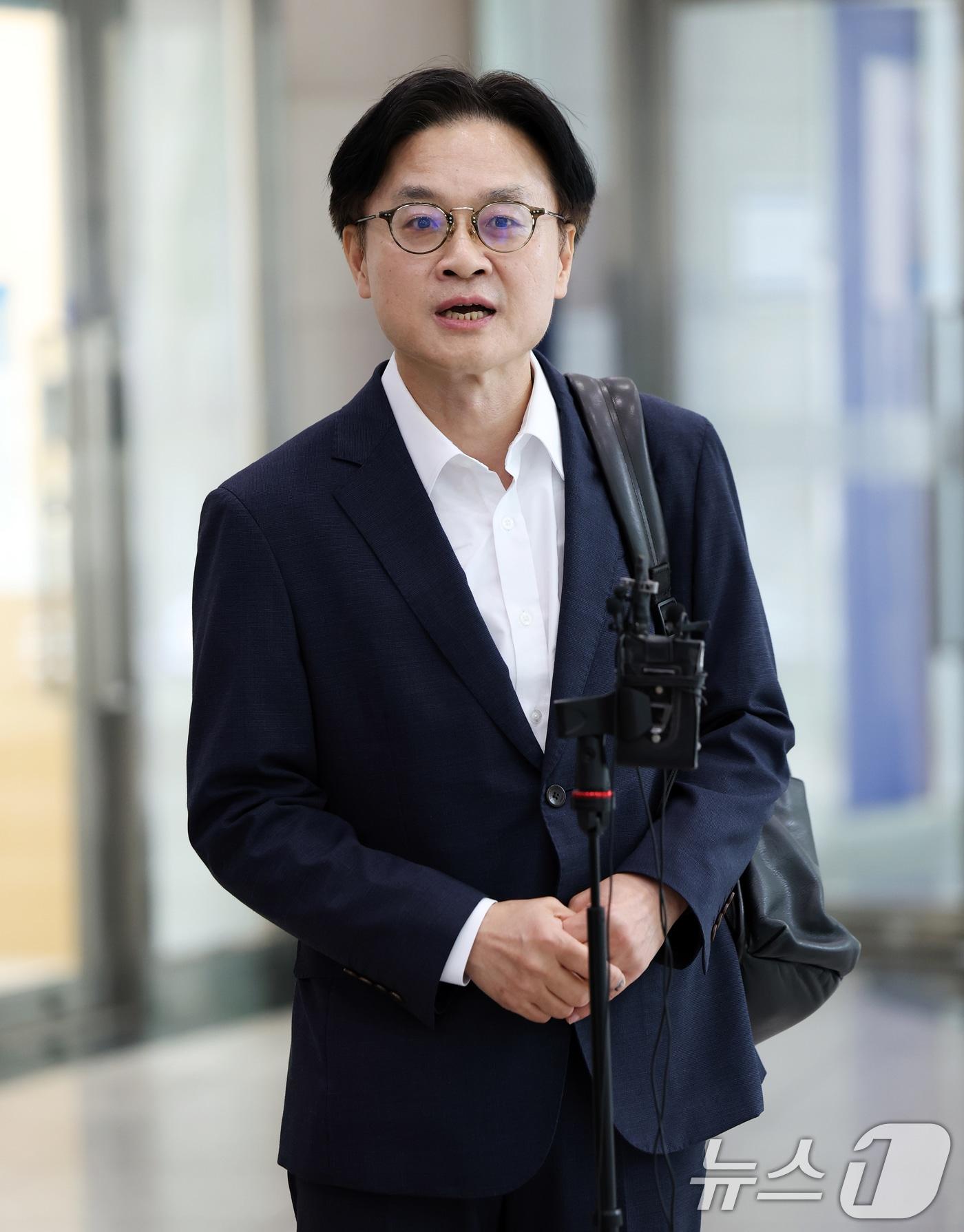 본문 이미지 - 이재명 정부 초대 산업통상자원부 장관에 지명된 김정관 후보자(두산 에너빌리티 사장)가 30일 오전 서울 강남구 한국기술센터에 마련된 인사청문회 준비단 사무실로 출근하며 지명 소감을 밝히고 있다. 2025.6.30/뉴스1 ⓒ News1 오대일 기자