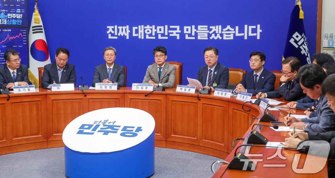 박일준 대한상공회의소 상근부회장이 30일 서울 여의도 국회에서 열린 더불어민주당-경제 6단체 상근부회장단 상법 간담회에서 모두 발언을 하고 있다. 2025.6.30/뉴스1 ⓒ News1 안은나 기자