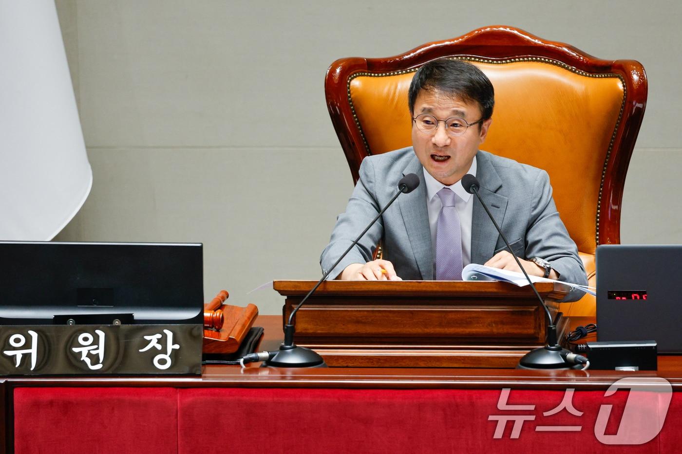 더불어민주당 소속 한병도 국회 예산결산특별위원회 위원장이 지난해 6월 30일 오전 서울 여의도 국회에서 열린 제426회국회(임시회) 제1차 전체회의에서 발언하고 있다. 2025.6.30/뉴스1 ⓒ News1 안은나 기자