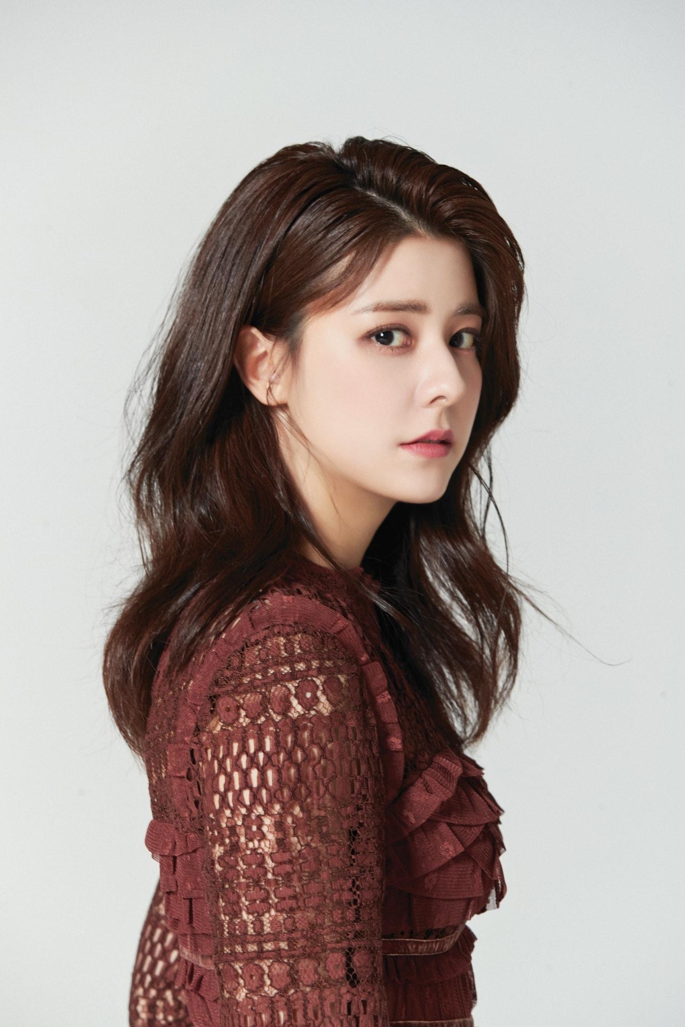 본문 이미지 - 배우 후지이 미나.(두산 베어스 제공)