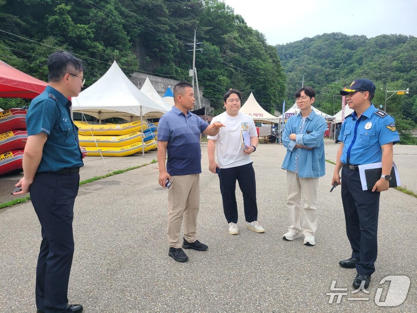 본문 이미지 - 속초해경 인제 내수면 수상레저사업장 점검.(속초해경 제공, 재판매 및 DB 금지) 2025.6.30/뉴스1