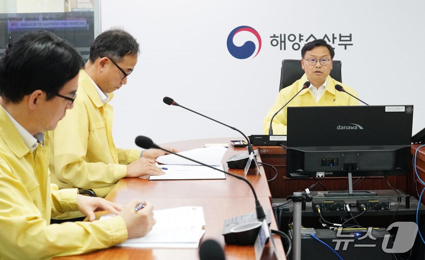 김성범 해양수산부 차관이 30일 정부세종청사에서 해양사고 예방을 위한 긴급 점검회의를 개최하고 있다.(해양수산부 제공)