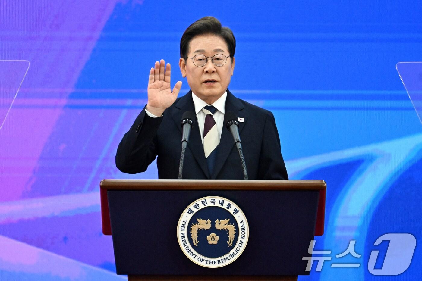 이재명 대통령이 4일 오전 서울 여의도 국회에서 제21대 대통령 취임선서를 하고 있다. ⓒ News1 국회사진기자단