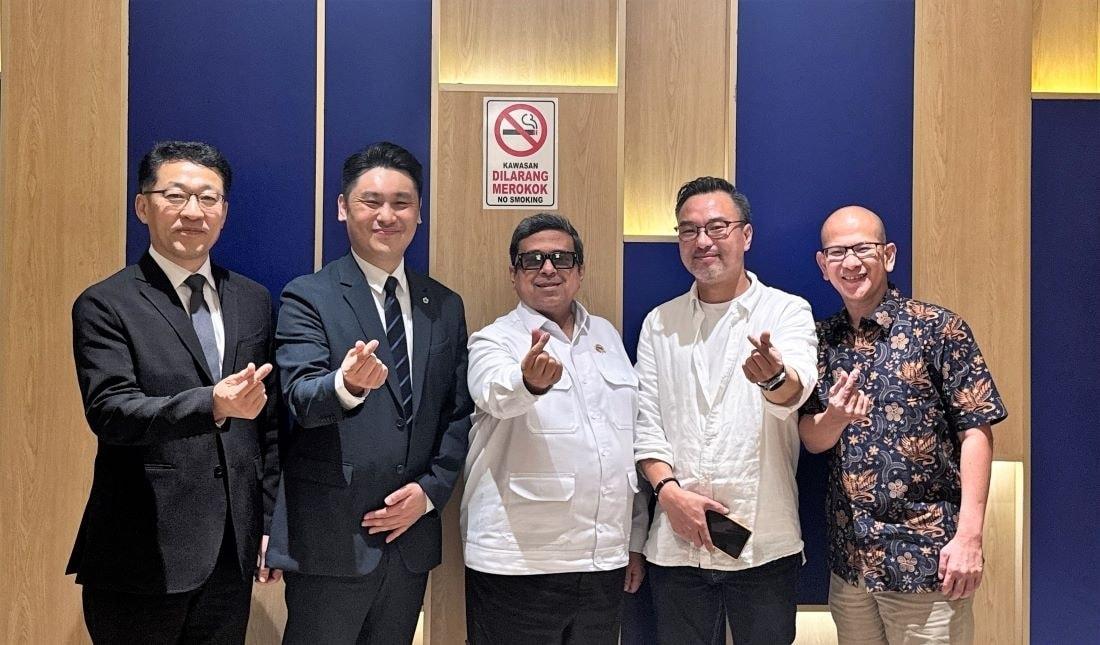 본문 이미지 -  BIIK(대표 강승운ㆍ왼쪽 두번째)는 인도네시아 로부터 공식 할랄 인증기관으로 지정받아 국내 기업들의 인도네시아 할랄 인증 절차가 대폭 간소화될 것으로 보인다. 