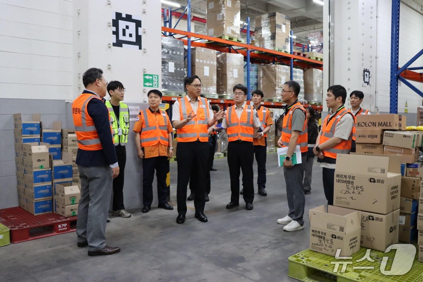 경기도소방재난본부 CJ 한국복합물류 군포터미널 화재 예방 특별 안전지도 현장. (경기도소방재난본부 제공. 재판매 및 DB 금지) 2025.6.4/뉴스1