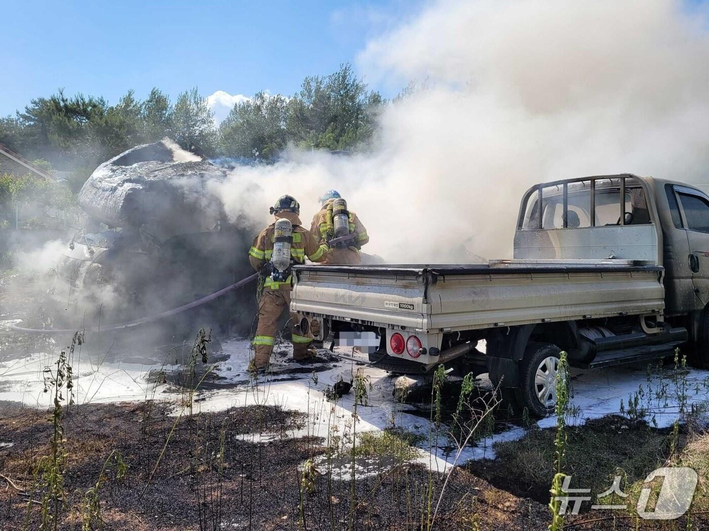 본문 이미지 - 강원 원주 소초면 흥량리 캠핑카 화재 현장.(강원도소방본부 제공, 재판매 및 DB금지주