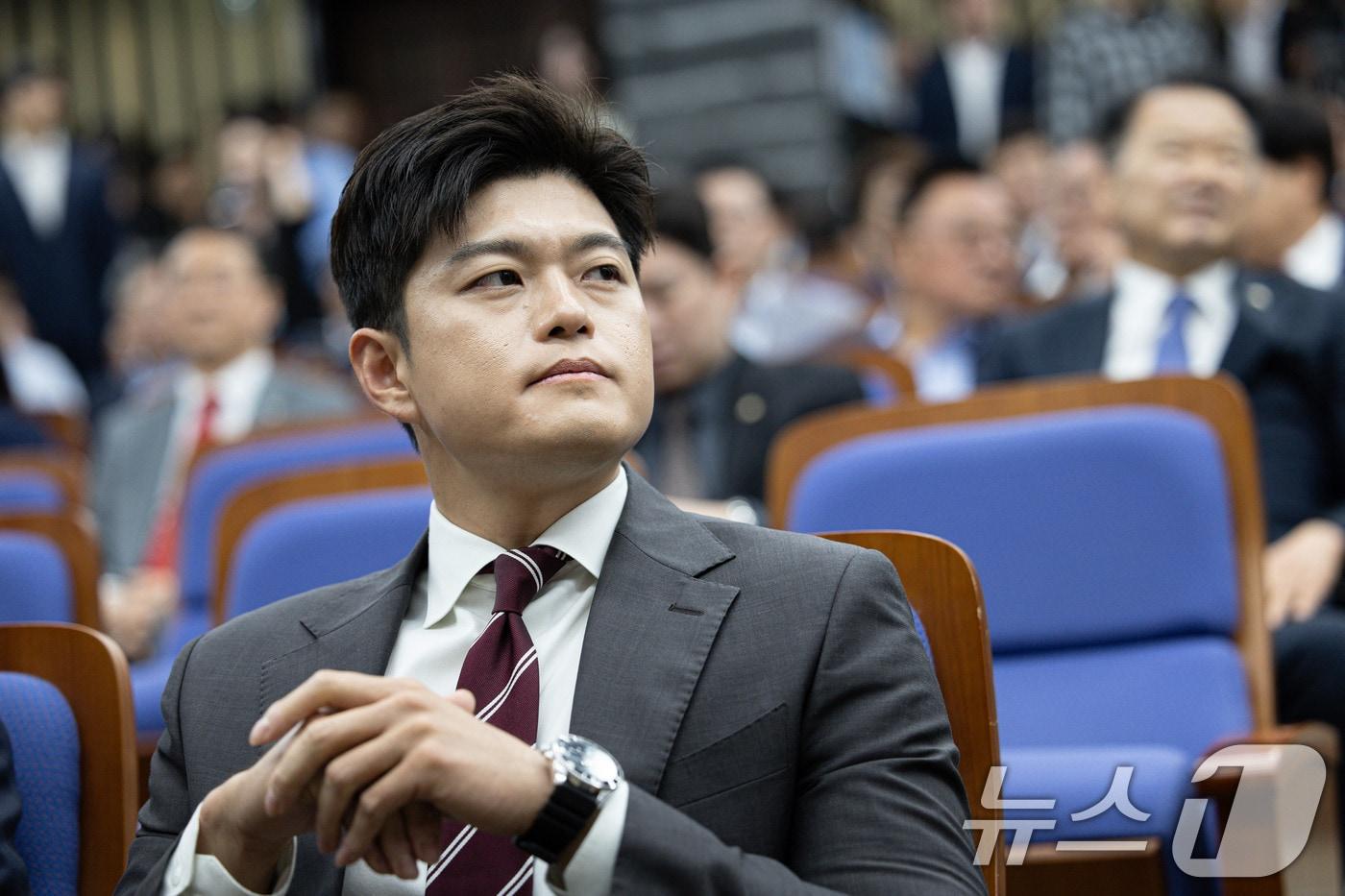 김용태 국민의힘 비상대책위원장이 5일 오전 서울 여의도 국회에서 열린 의원총회에서 생각에 잠겨 있다. 2025.6.5/뉴스1 ⓒ News1 이재명 기자