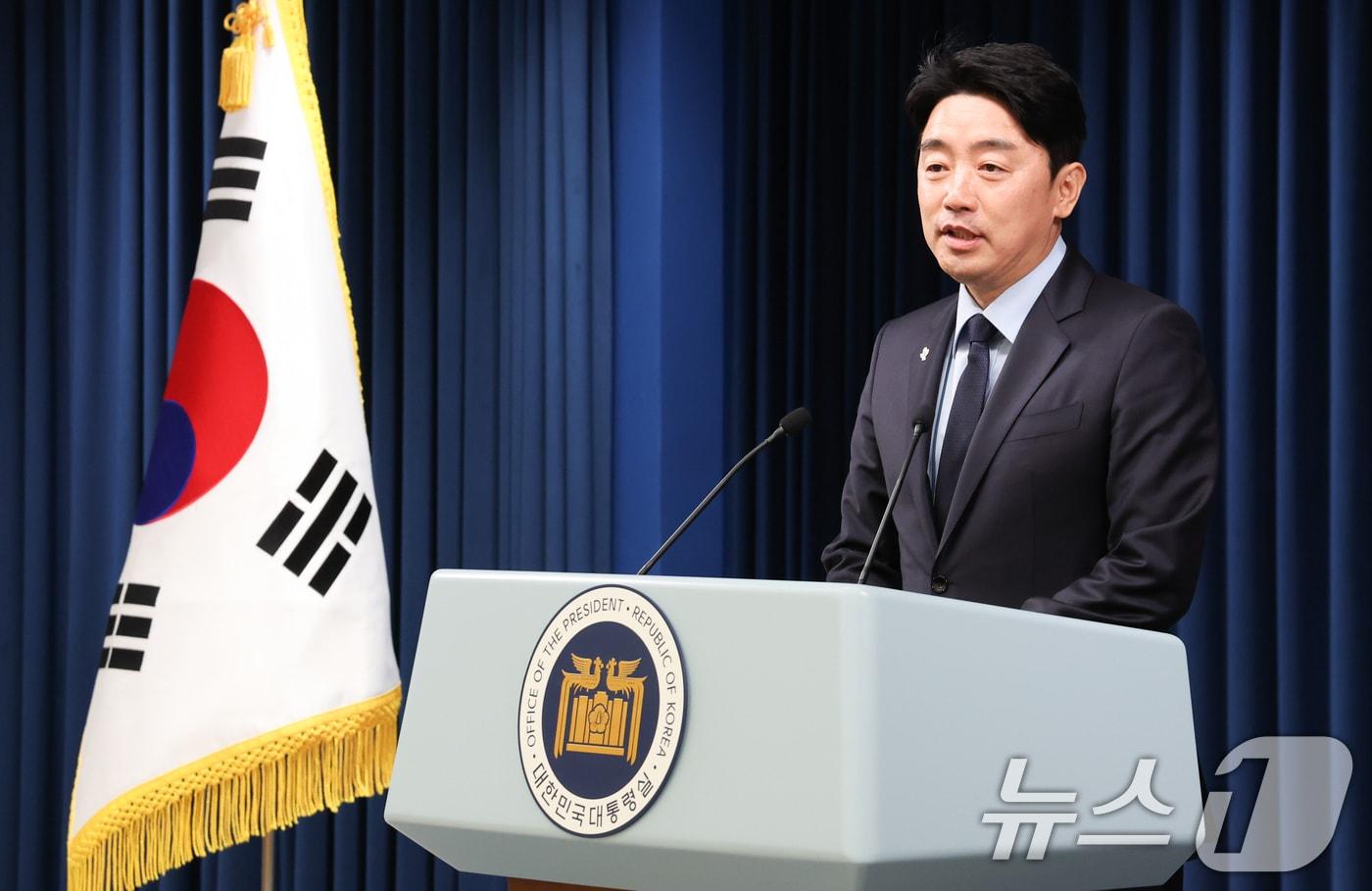 강훈식 대통령 비서실장이 5일 서울 용산구 대통령실 청사 브리핑룸에서 출입기자들과 만나 발언하고 있다. 2025.6.5/뉴스1 ⓒ News1 허경 기자