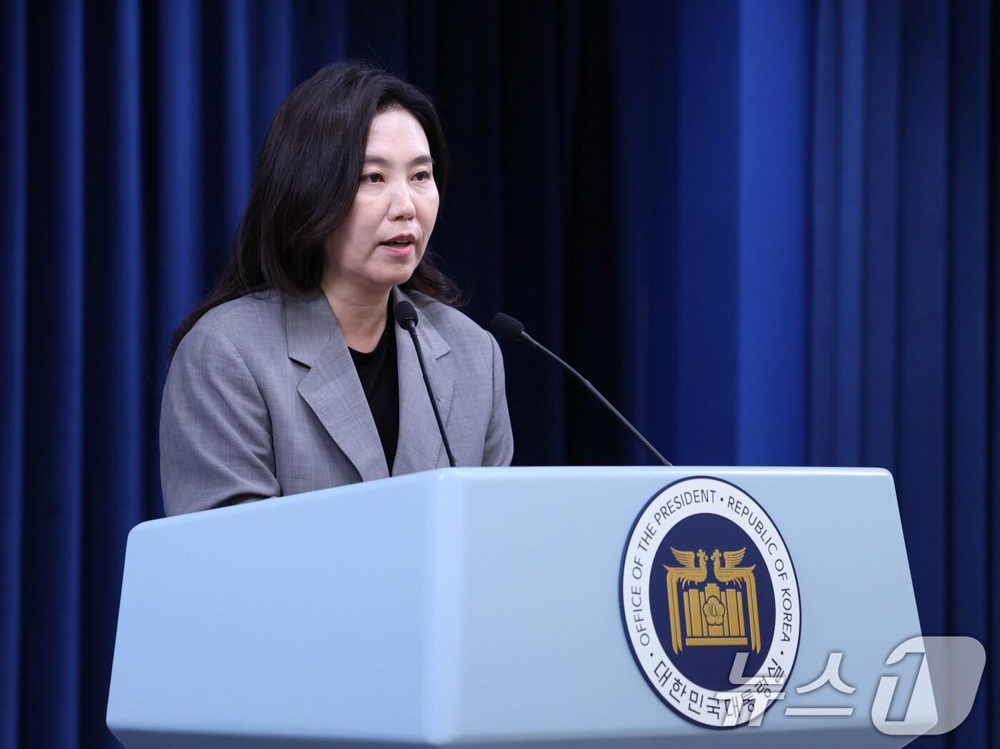 본문 이미지 - 강유정 대통령실 대변인이 5일 서울 용산구 대통령실 청사에서 현안 브리핑을 하고 있다. 2025.6.5/뉴스1 ⓒ News1 박지혜 기자