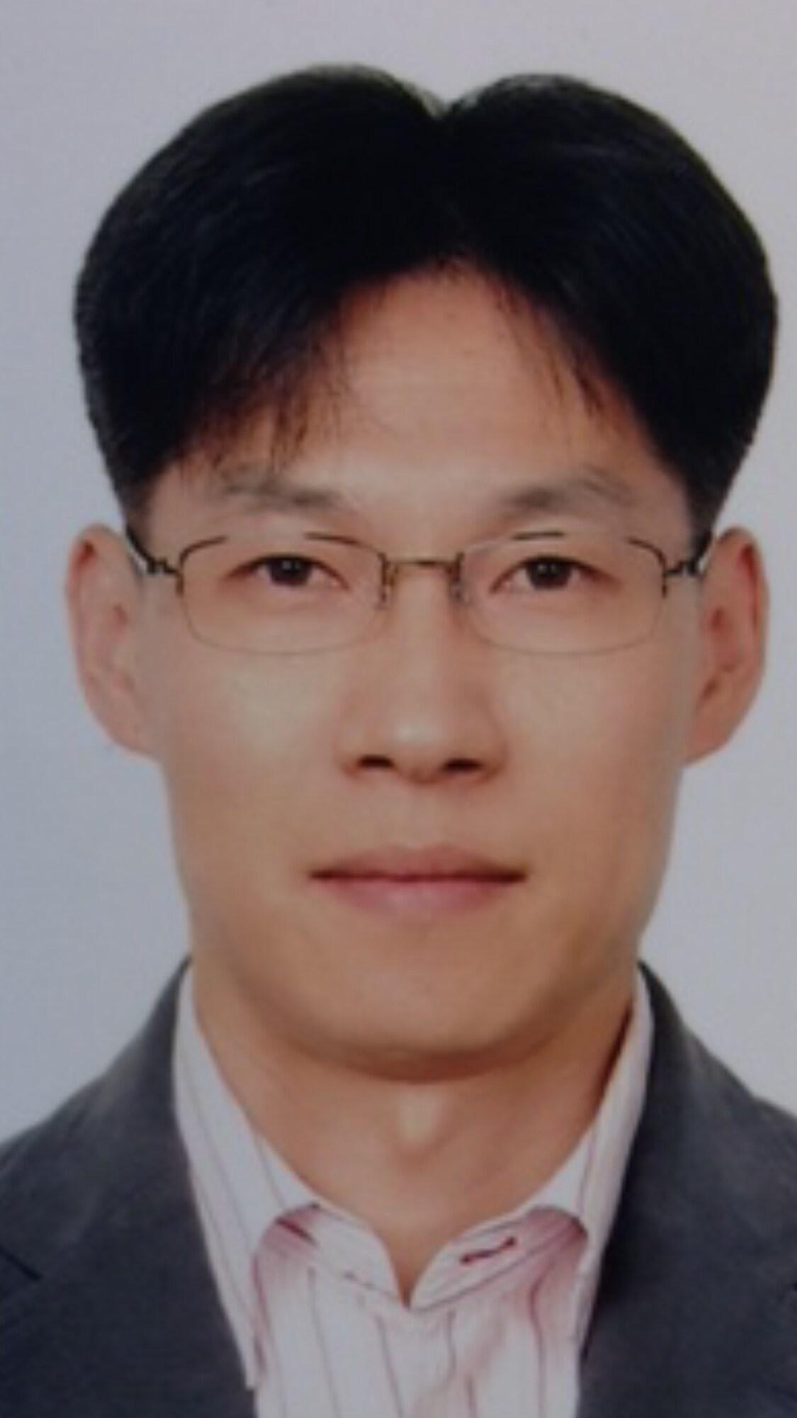 본문 이미지 - 이마트24는 신임 대표이사로 최진일 이마트 MD혁신담당 상무를내정됐다. (이마트24 제공)