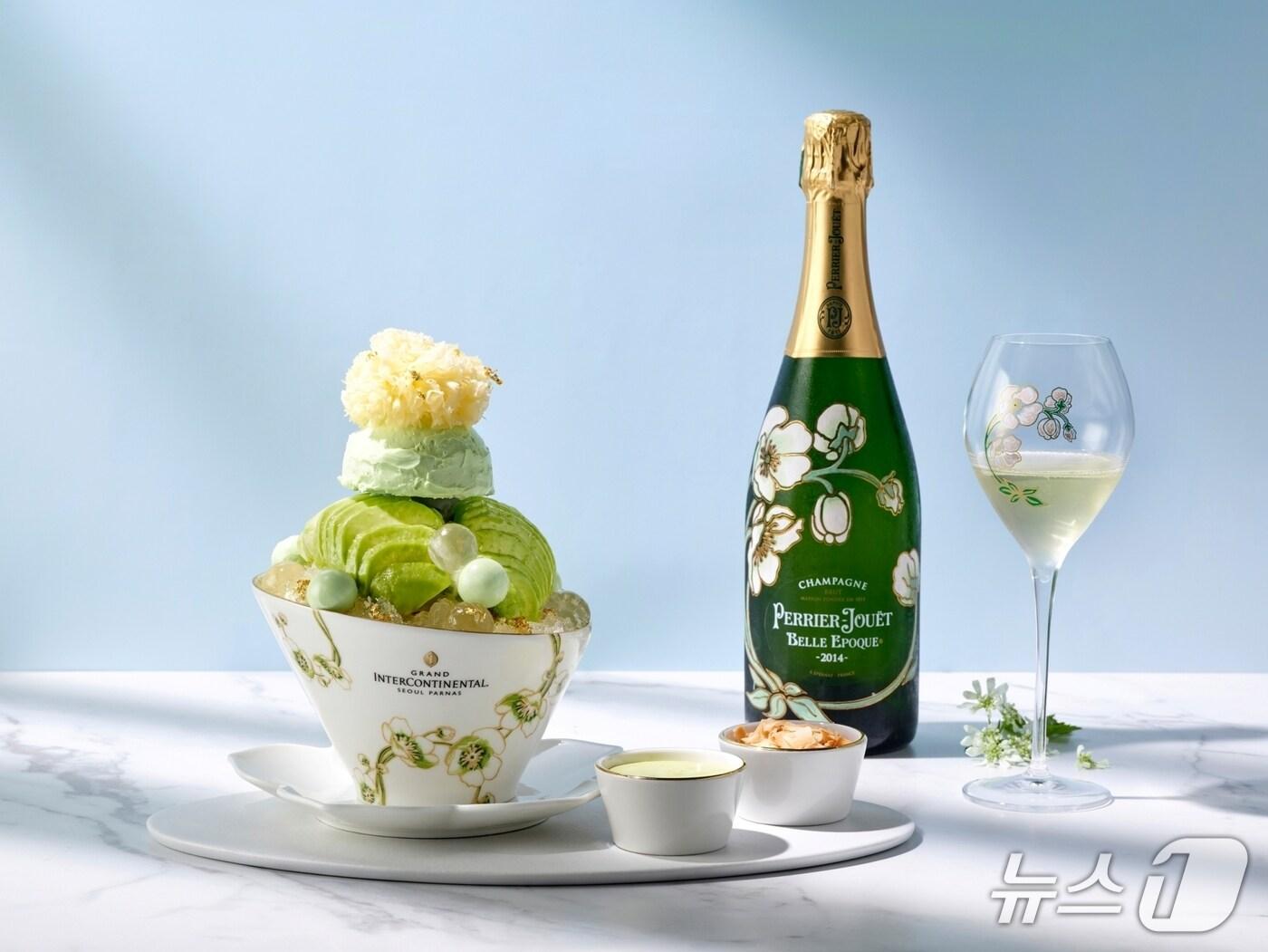 본문 이미지 - 그랜드인터컨티넨탈서울파르나스가 출시한 &#39;벨 에포크 샴페인 빙수&#39;.&#40;파르나스호텔 제공&#41;