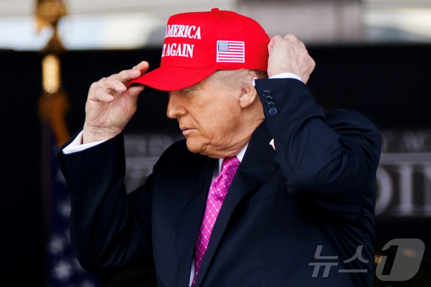 '마가'(MAGA) 모자를 쓴 도널드 트럼프 미국 대통령. 2025.05.24. ⓒ 로이터=뉴스1 ⓒ News1 이지예 객원기자