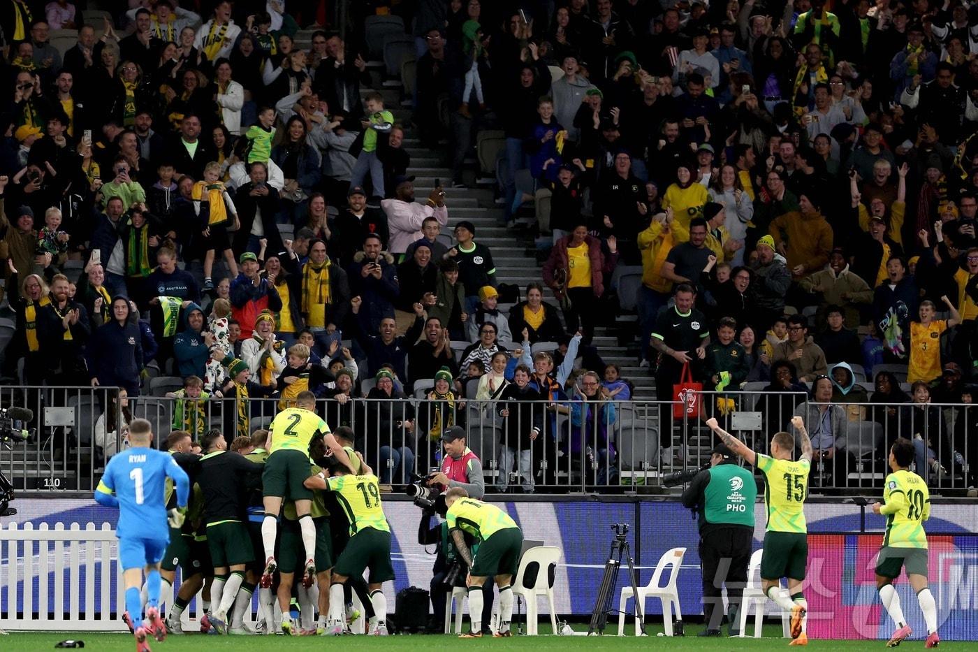 호주가 2026 국제축구연맹(FIFA) 북중미 월드컵 아시아 지역 3차 예선에서 일본을 꺾었다. ⓒ AFP=뉴스1