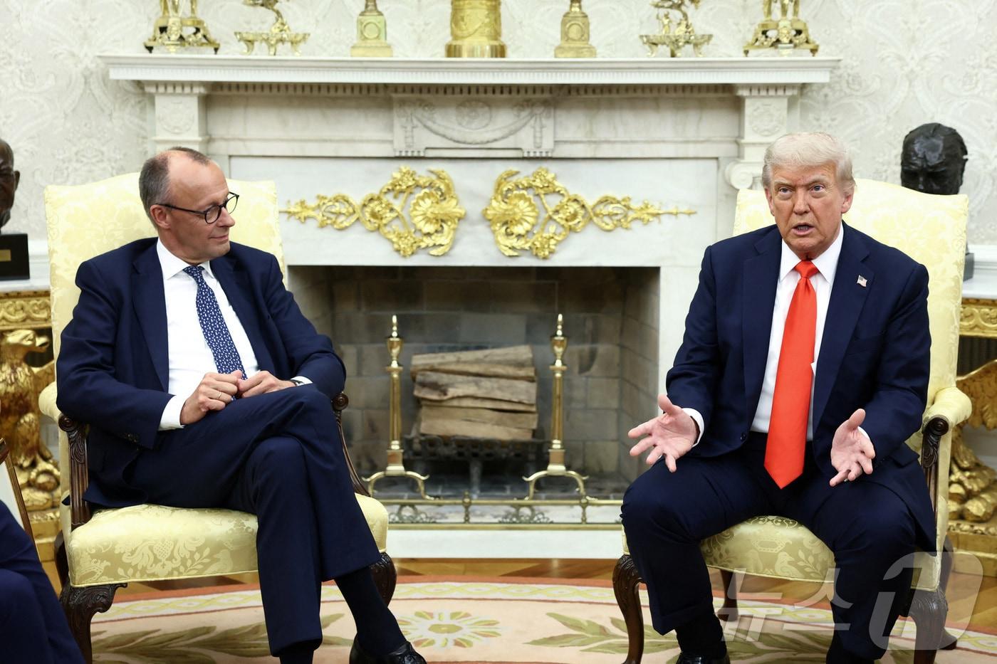 도널드 트럼프 미국 대통령과 프리드리히 메르츠 독일 총리가 5일&#40;현지시간&#41; 워싱턴 백악관에서 회담을 하고 있다. 2025.06.05 ⓒ 로이터=뉴스1 ⓒ News1 최종일 선임기자