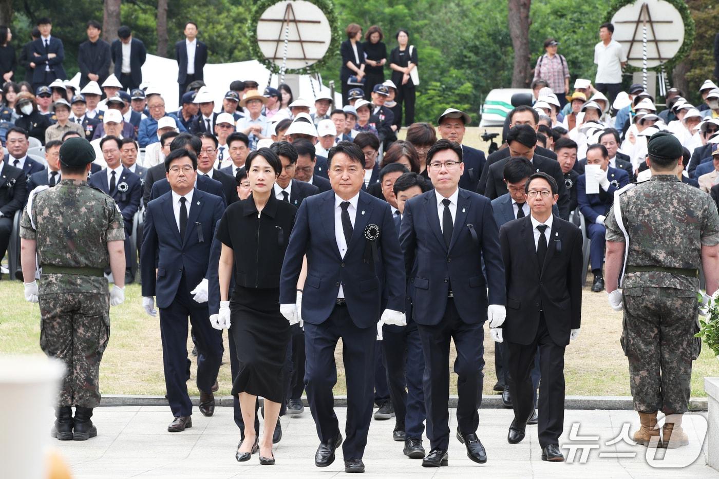 충북도는 6일 오전 청주시 청원구 오창읍 충혼탑에서 70회 현충일 추념식을 거행했다.(충북도 제공. 재판매 및 DB금지)