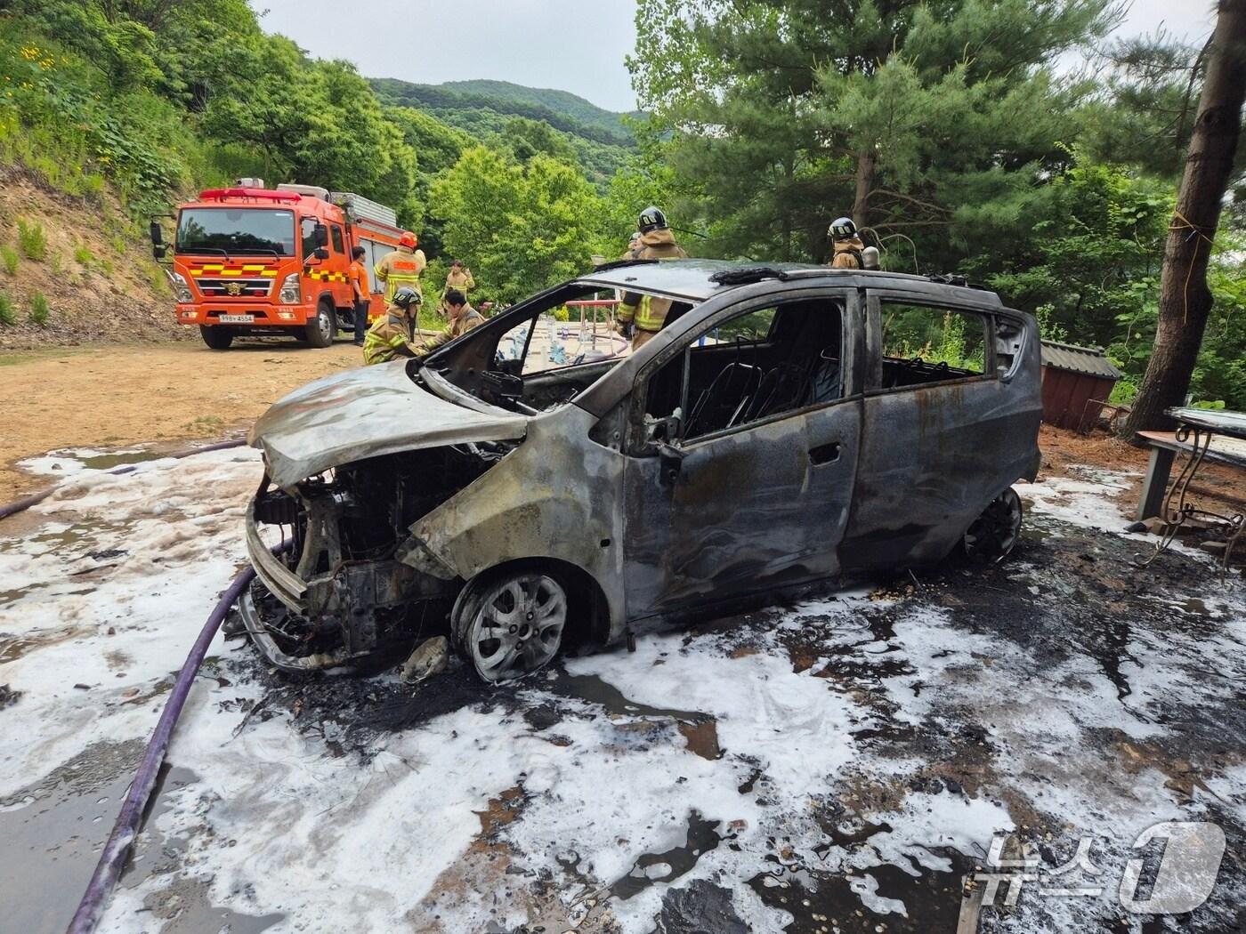 본문 이미지 - 공주시 정안면 산성리 주택 화재 현장.  (공주소방서 제공, 재판매 및 DB금지) / 뉴스1