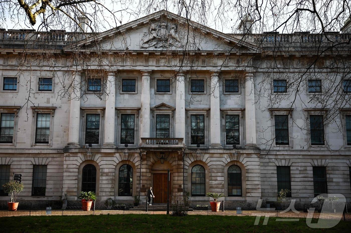 2024년 12월6일 영국 런던의 옛 왕립조폐국 건물이 보인다. 중국은 이 부지를 새로운 대사관 자리로 사두었다. 2024.12.06. ⓒ AFP=뉴스1