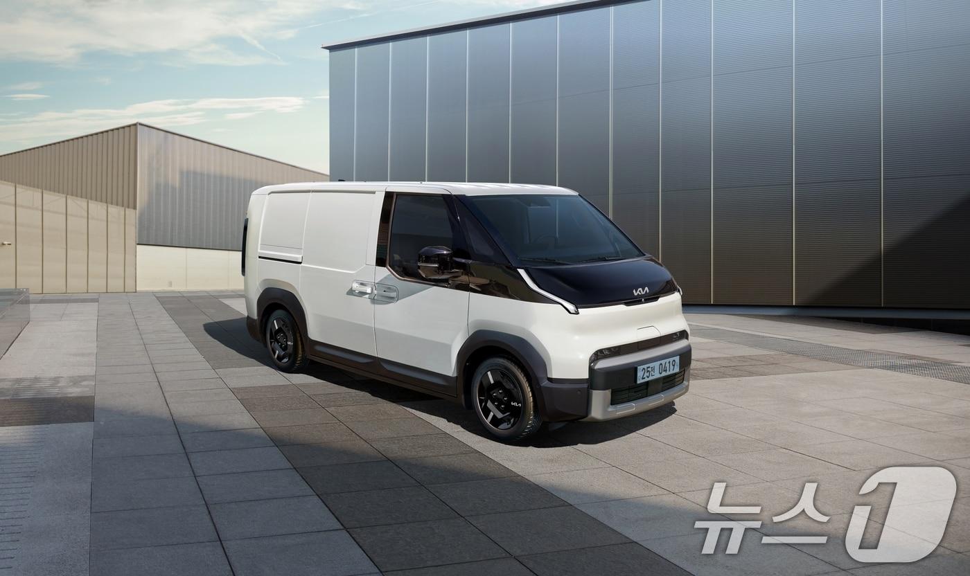 기아가 브랜드 최초의 전동화 전용 PBV &#39;더 기아 PV5&#39;의 사양 구성과 가격을 공개하고 오는 10일부터 계약을 시작한다고 9일 밝혔다. 사진은 더 기아 PV5 카고 외장. &#40;기아 제공. 재판매 및 DB 금지&#41; 2025.6.9/뉴스1