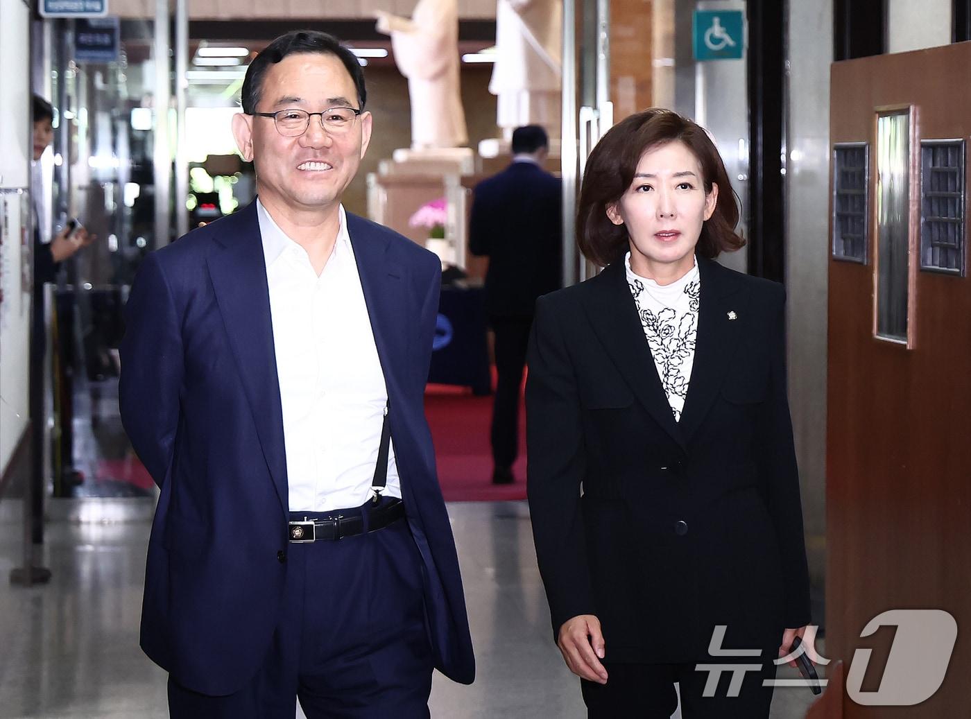 본문 이미지 - 국민의힘 주호영(왼쪽), 나경원 의원. 2025.6.9 ⓒ 뉴스1 김민지 기자