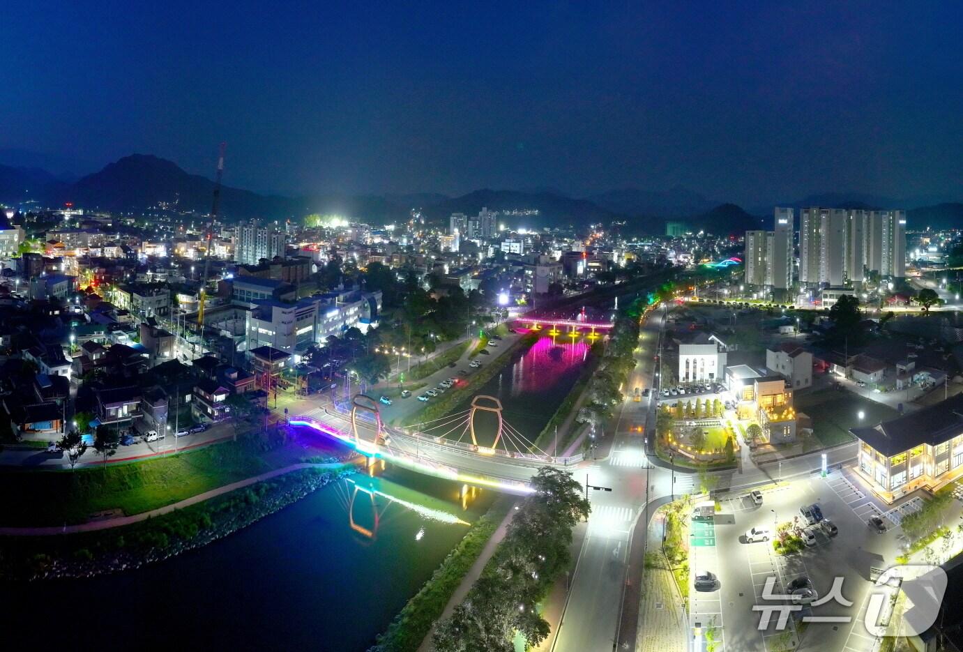 본문 이미지 - 전북 순창군 순창읍 경천의 야경.(순창군 제공. 재판매 및 DB금지)/뉴스1 