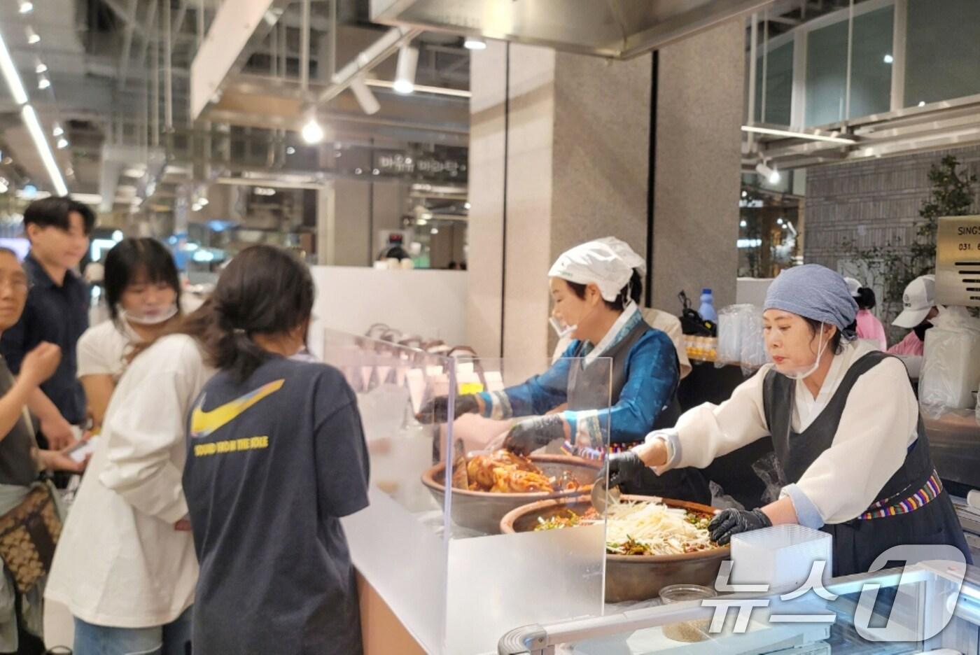 더현대 서울에 들어선 &#39;광주 김치 팝업스토어&#39;.&#40;광주시 제공. 재판매 및 DB 금지&#41; 