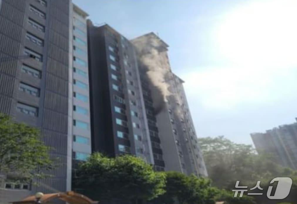 본문 이미지 - 화재 현장. &#40;경기도소방재난본부 제공. 재판매 및 DB 금지&#41; 2025.6.9/뉴스1