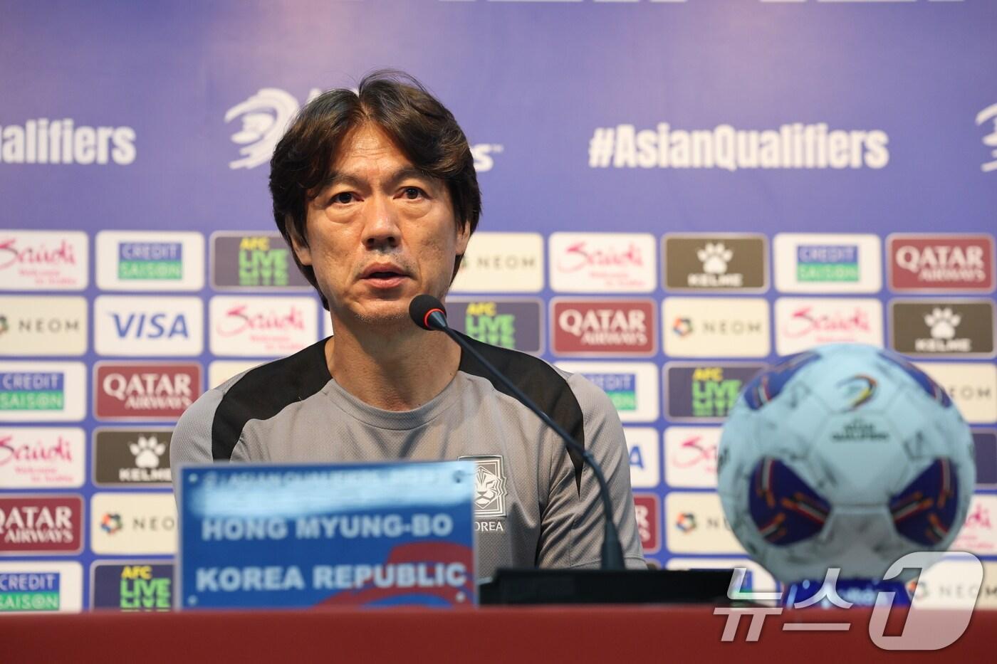 홍명보 대한민국 축구 국가대표팀 감독이 2026 국제축구연맹&#40;FIFA&#41; 북중미 월드컵 아시아 3차 예선 B조 쿠웨이트와의 경기를 하루 앞둔 9일 서울 마포구 서울월드컵경기장에서 기자회견하고 있다. 2025.6.9/뉴스1 ⓒ News1 이승배 기자