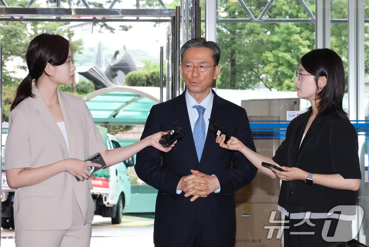 정성호 법무부 장관 후보자가 1일 오전 서울 종로구 적선현대빌딩에 마련된 인사청문회 준비 사무실로 출근하고 있다. 2025.7.1/뉴스1 ⓒ News1 임세영 기자