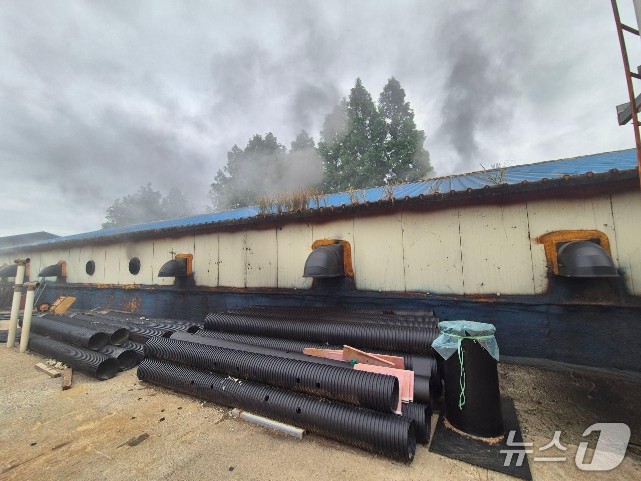 본문 이미지 - 화재 현장. &#40;경기도소방재난본부 제공. 재판매 및 DB 금지&#41; 2025.7.1/뉴스1