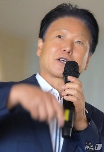 본문 이미지 - 이병환 성주군수가 1일 민선 8기 3주년 기자회견을 열고 성과를 설명했다.2025.7.1.뉴스1 ⓒ News1 정우용 기자