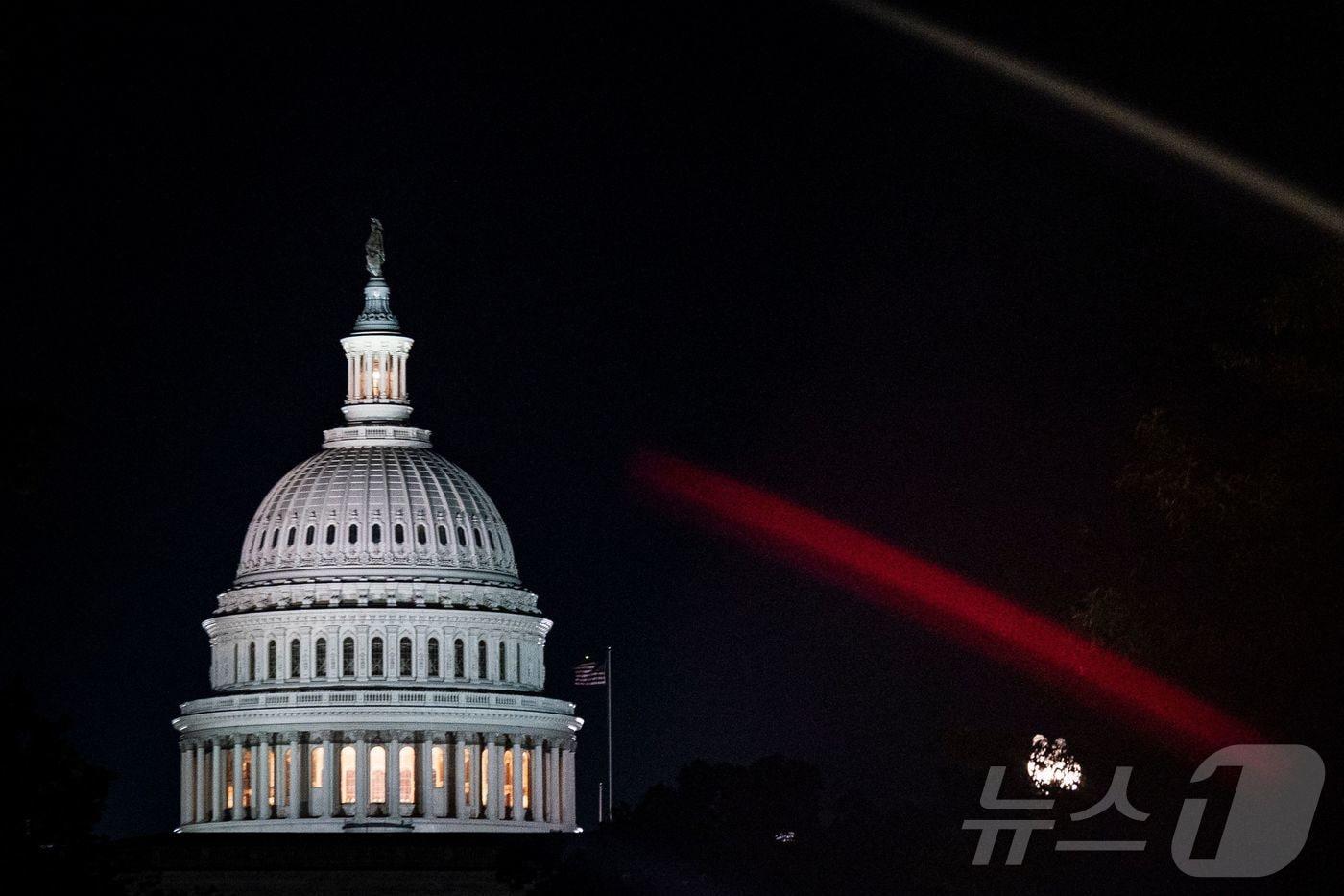 1일&#40;현지시간&#41; 도널드 트럼프 미국 대통령의 중점 감세 및 예산 개편 법안&#40;One Big Beautiful Bill Act&#41;인 &#39;크고 아름다운 법안&#39; 통과를 위한 투표가 진행되고 있는 워싱턴 DC 국회의사당의 모습. 2025.07.01 ⓒ AFP=뉴스1 ⓒ News1 김지완 기자