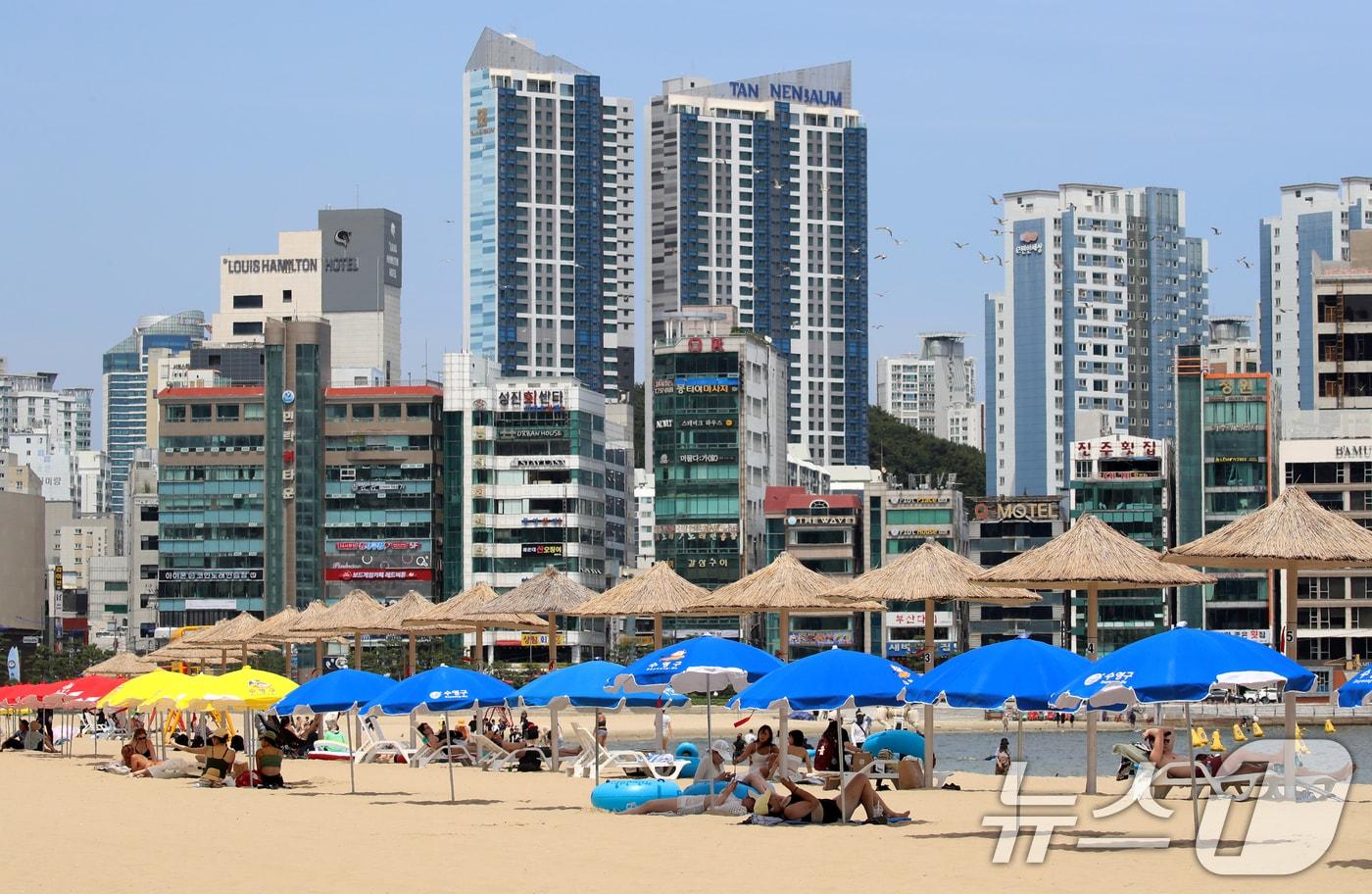 지난 7월 광안리해수욕장 모습ⓒ News1 윤일지 기자