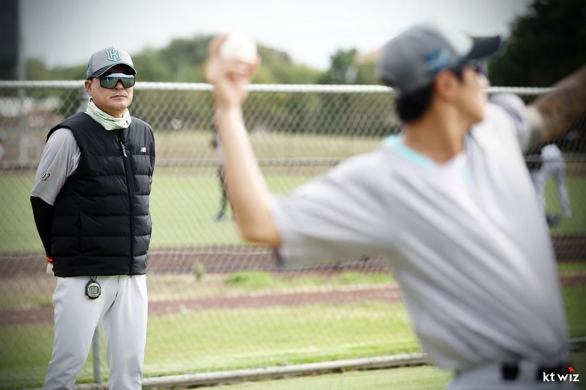본문 이미지 - 시즌 중 야구예능 감독으로 떠난 이종범 전 KT 위즈 코치. (KT 제공)