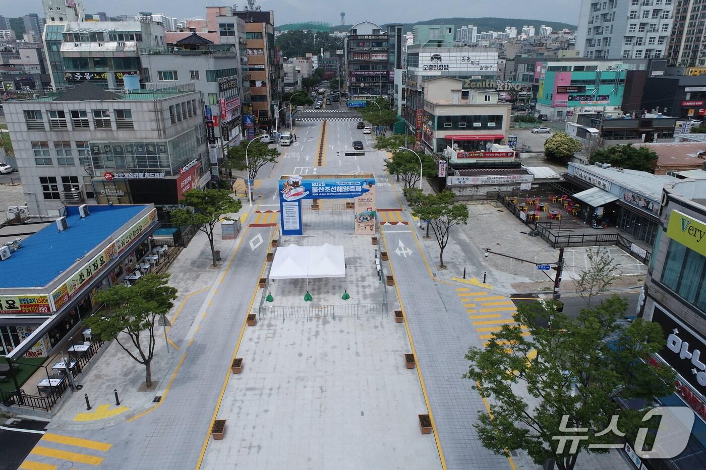 울산 동구 일산해수욕장 주진입로에 조성된 ‘일산청년광장’ 전경.(울산 동구 제공. 재판매 및 DB금지)/뉴스1