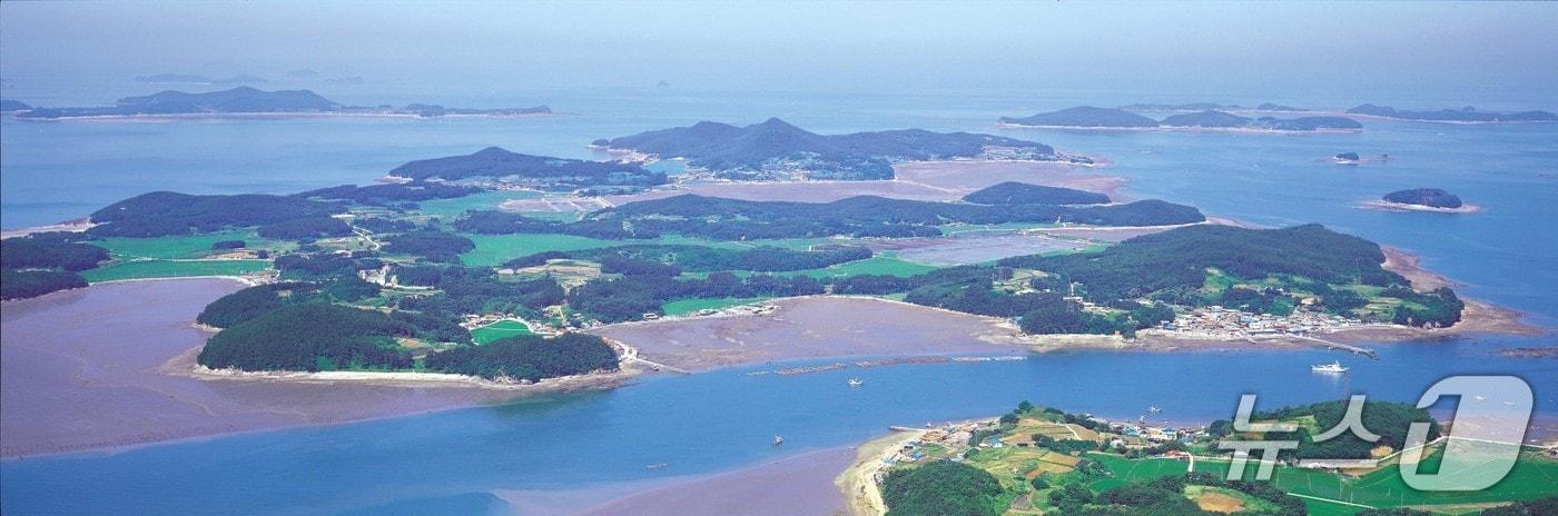 오는 12일 ‘원산도 내 해수욕장 개장식’이 개최된다. 사진은 원산도 전경. (보령시 제공. 재판매 및 DB금지)2025.7.10/뉴스1