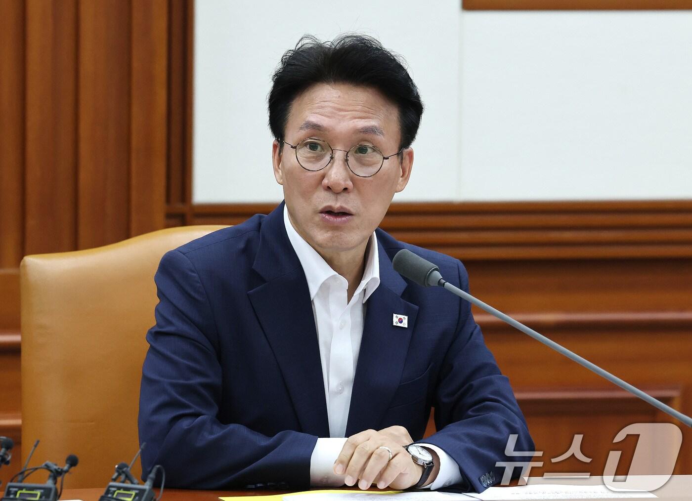 본문 이미지 - 김민석 국무총리가 10일 오전 서울 종로구 정부서울청사에서 열린 국정현안관계장관회의에서 모두발언을 하고 있다. 2025.7.10/뉴스1 ⓒ News1 임세영 기자