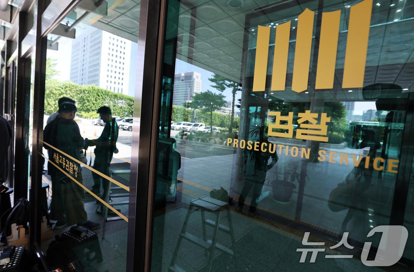 윤석열 전 대통령이 124일 만에 재구속된 10일 서울 서초구 서울고등검찰청에 마련된 조은석 특별검사(내란특검 특검) 사무실 앞에 적막감이 감돌고 있다./뉴스1 ⓒ News1 오대일 기자