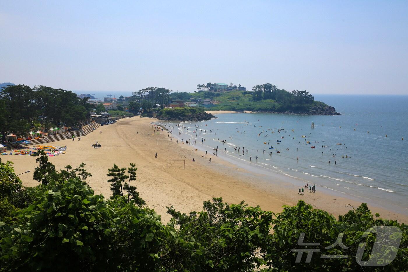 전남의 한 해수욕장 전경.&#40;전남도 제공. 재배포 및 DB 금지&#41;/뉴스1DB