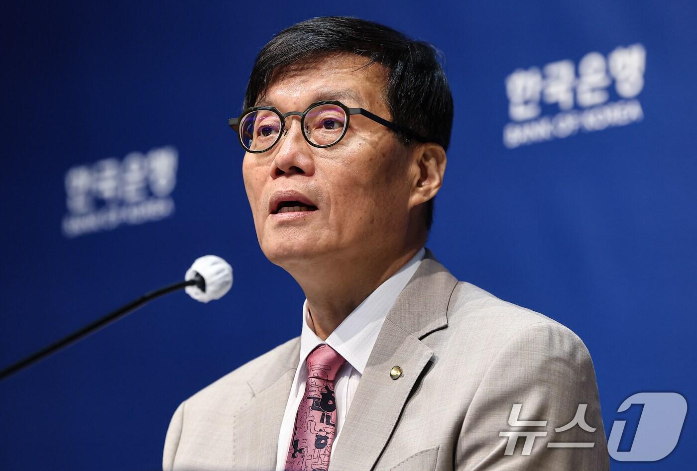 이창용 한국은행 총재가 10일 서울 중구 한국은행에서 열린 금융통화위원회 금리 결정에 대한 기자간담회에서 발언하고 있다. ⓒ News1 김도우 기자