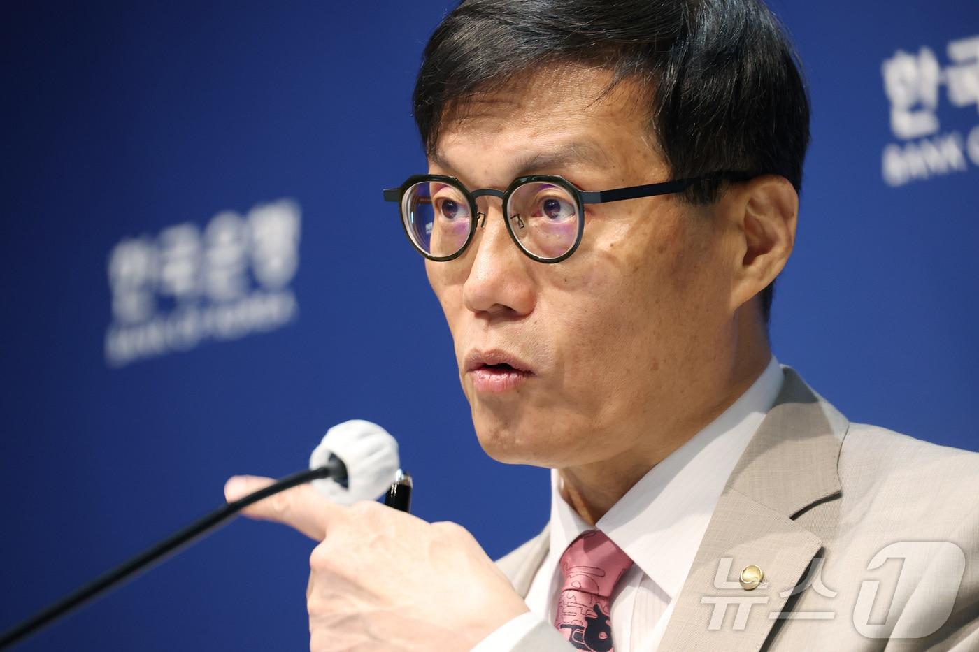 이창용 한국은행 총재가 10일 오전 서울 중구 한국은행에서 열린 통화정책방향 기자간담회에서 발언을 하고 있다. 2025.7.10/뉴스1 ⓒ News1 사진공동취재단