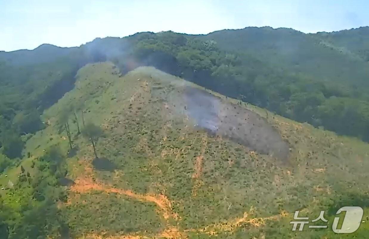 본문 이미지 -  논산 양촌면 석서리 산불 현장. (산림청 제공, 재판매 및 DB금지) / 뉴스1
