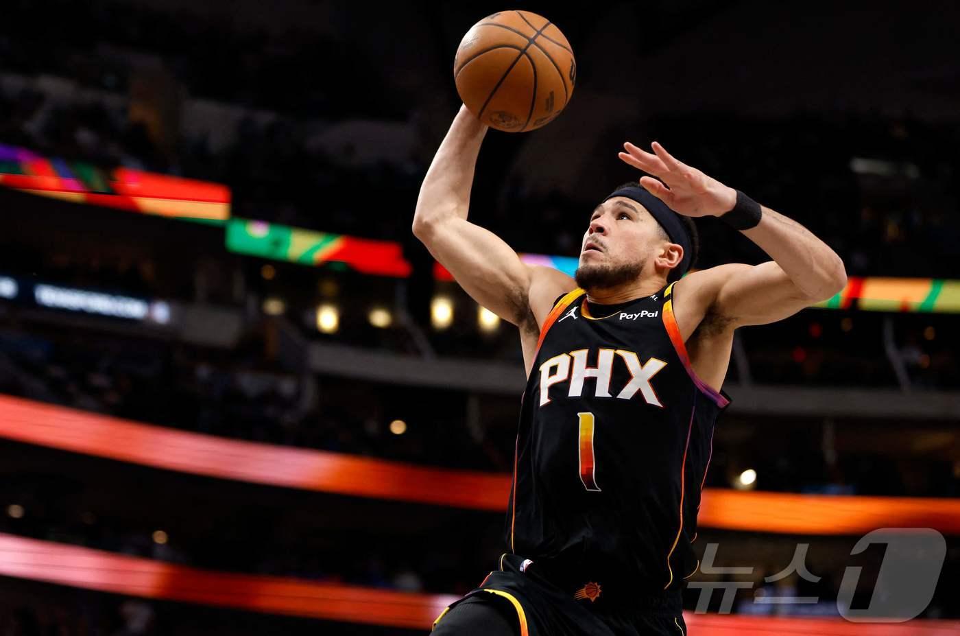 피닉스 선스의 가드 데빈 부커. ⓒ AFP=뉴스1