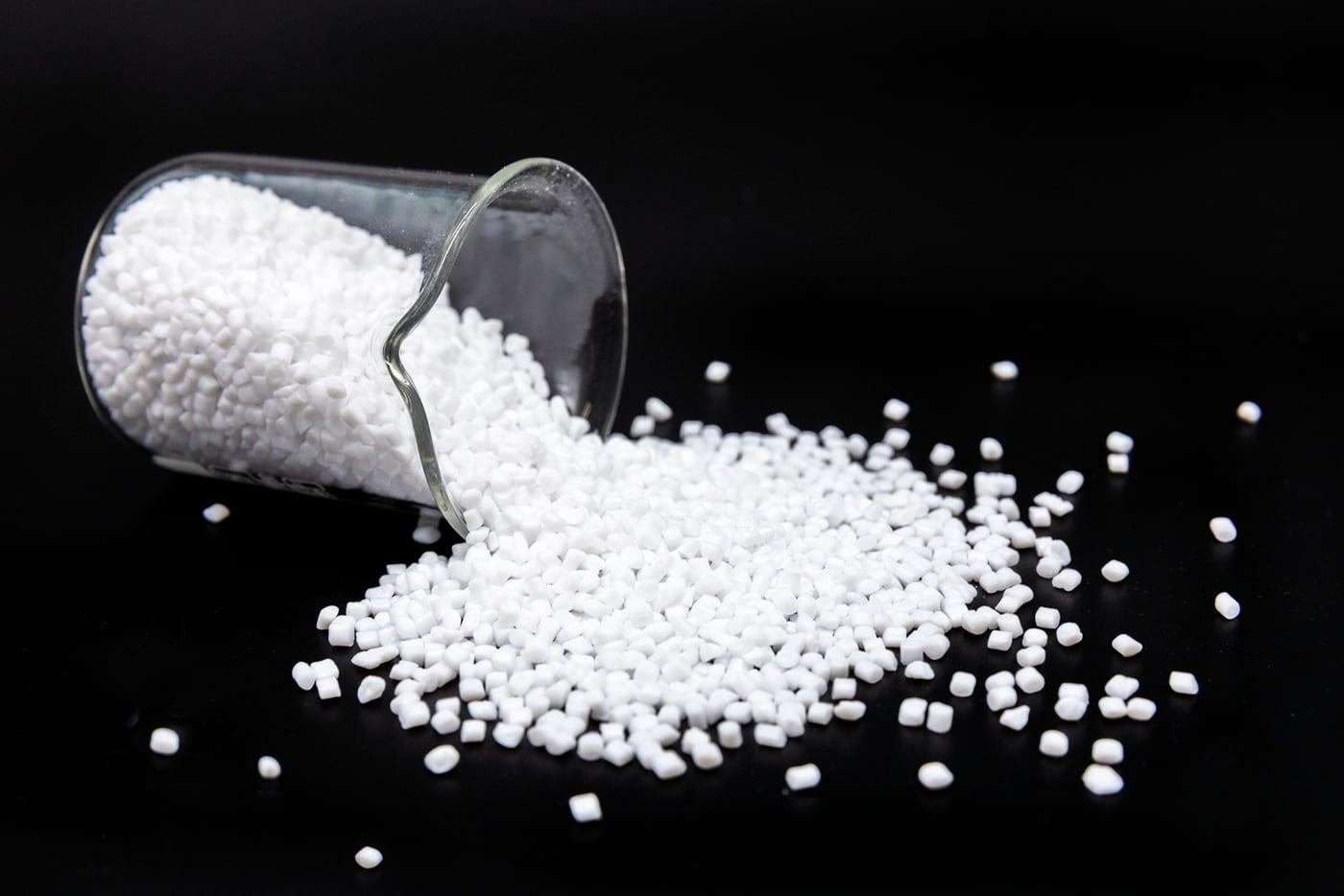 롯데케미칼이 국내 석유화학 업계 최초로 ‘환경표지 인증기준 적합원료 공급망’에 참여했다.(롯데케미칼 제공)