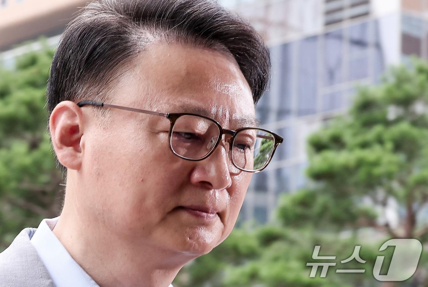 구세현 전 웰바이오텍 대표이사가 13일 서울 종로구 윤석열 전 대통령의 부인 김건희 여사 관련 의혹을 수사하는 민중기 특별검사팀 사무실에 조사를 받기 위해 출석하고 있다. 2025.7.13/뉴스1 ⓒ News1 김성진 기자