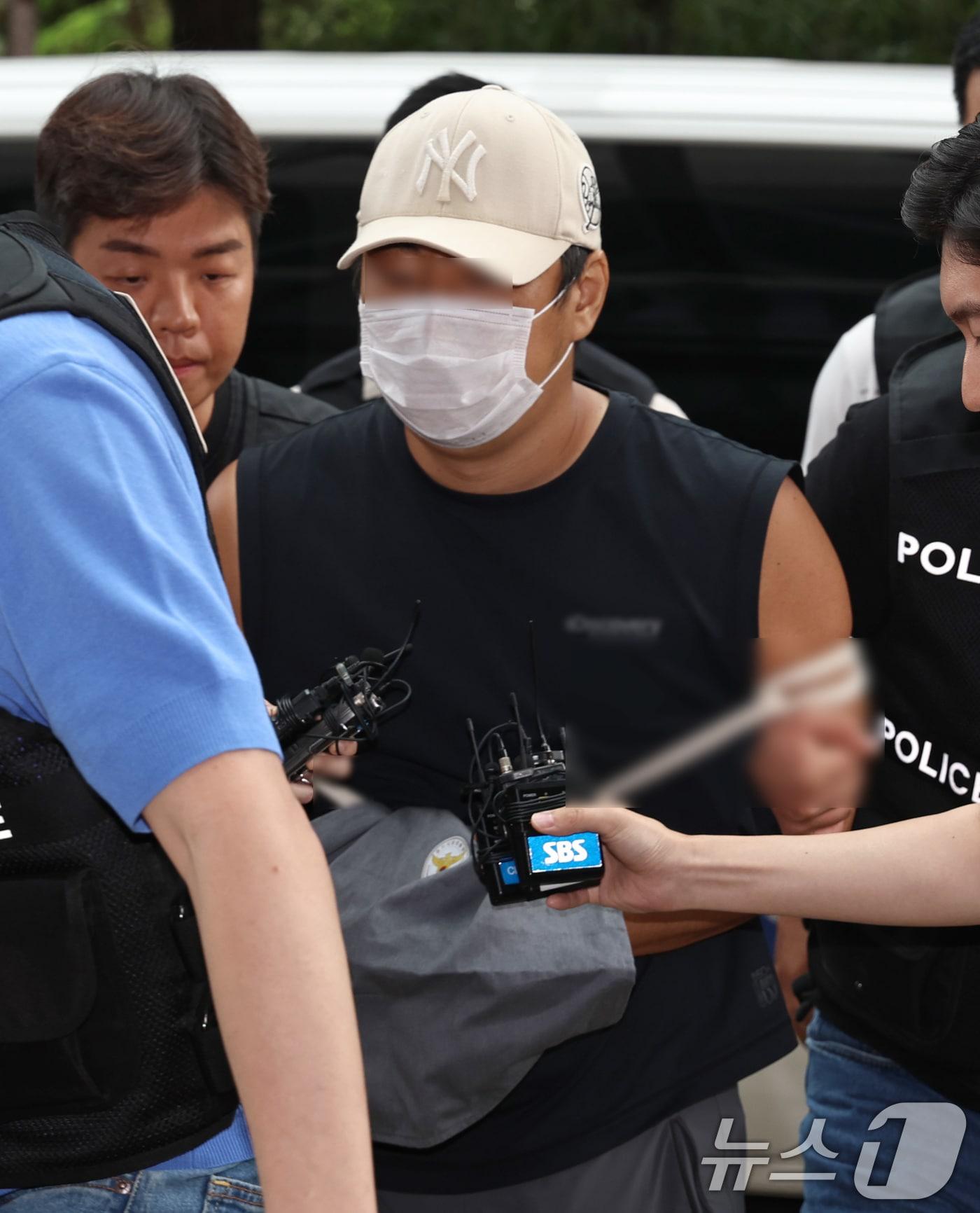 본문 이미지 - 부모와 형 등 자신의 가족 3명을 살해한 30대 남성 A씨ⓒ News1 구윤성 기자